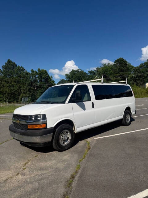 chevrolet express passenger 2017 1GAZGPFG4H1200880 image chevrolet express passenger 2017 1GAZGPFG4H1200880 image